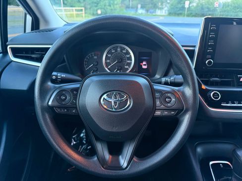Used 2020 Toyota Corolla LE FWD image 20