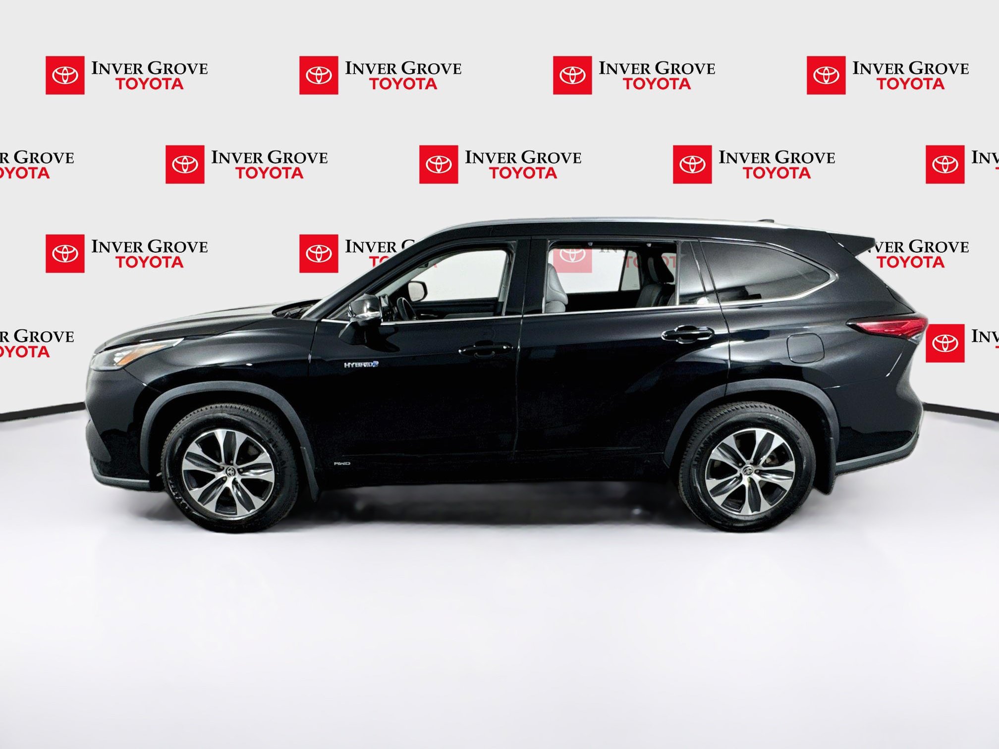 Used 2020 Toyota Highlander XLE AWD/4WD image 8