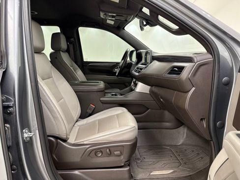 Used 2022 GMC Yukon SLT w/ SLT Luxury Package RWD image 30