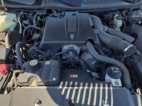 Used 2003 Lincoln Town Car Cartier RWD image 6