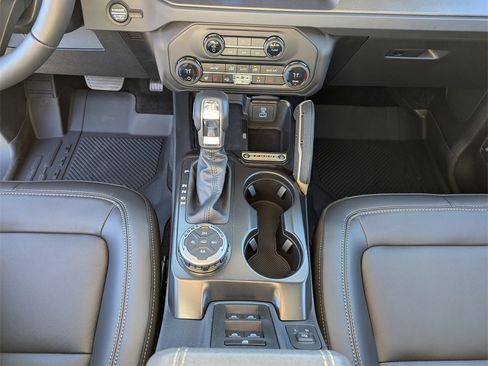 New 2025 Ford Bronco Badlands image 25