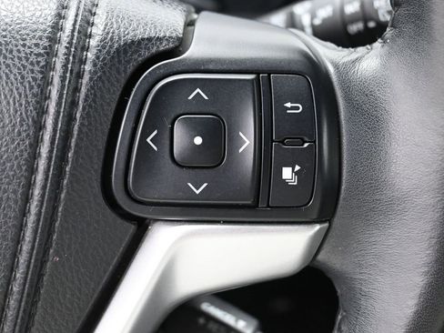 Used 2015 Toyota Highlander XLE image 18