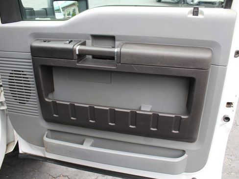 Used 2016 Ford F550 4x4 Regular Cab Super Duty image 23