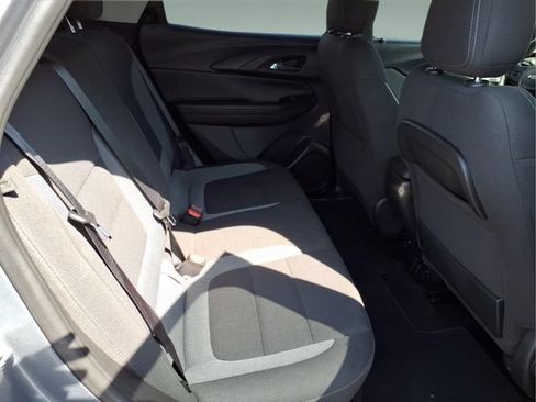Used 2021 Chevrolet TrailBlazer LT w/ Convenience Package FWD image 16