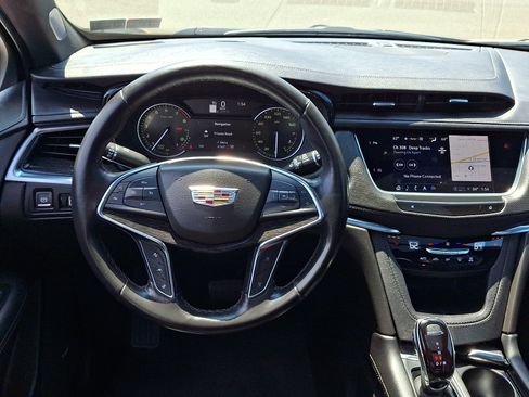 Certified 2023 Cadillac XT5 Premium Luxury AWD/4WD image 12