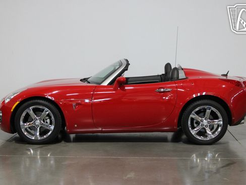 Used 2008 Pontiac Solstice GXP w/ Premium Package image 30
