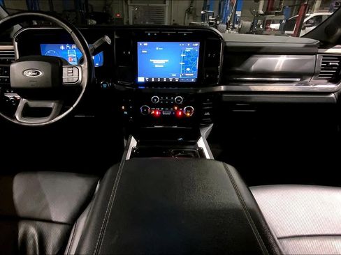 Used 2024 Ford F250 Lariat image 16