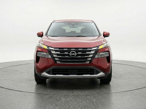 Used 2025 Nissan Rogue SV image 2