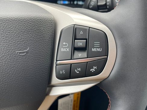 New 2026 Ford Explorer Active w/ Active Comfort Package image 7