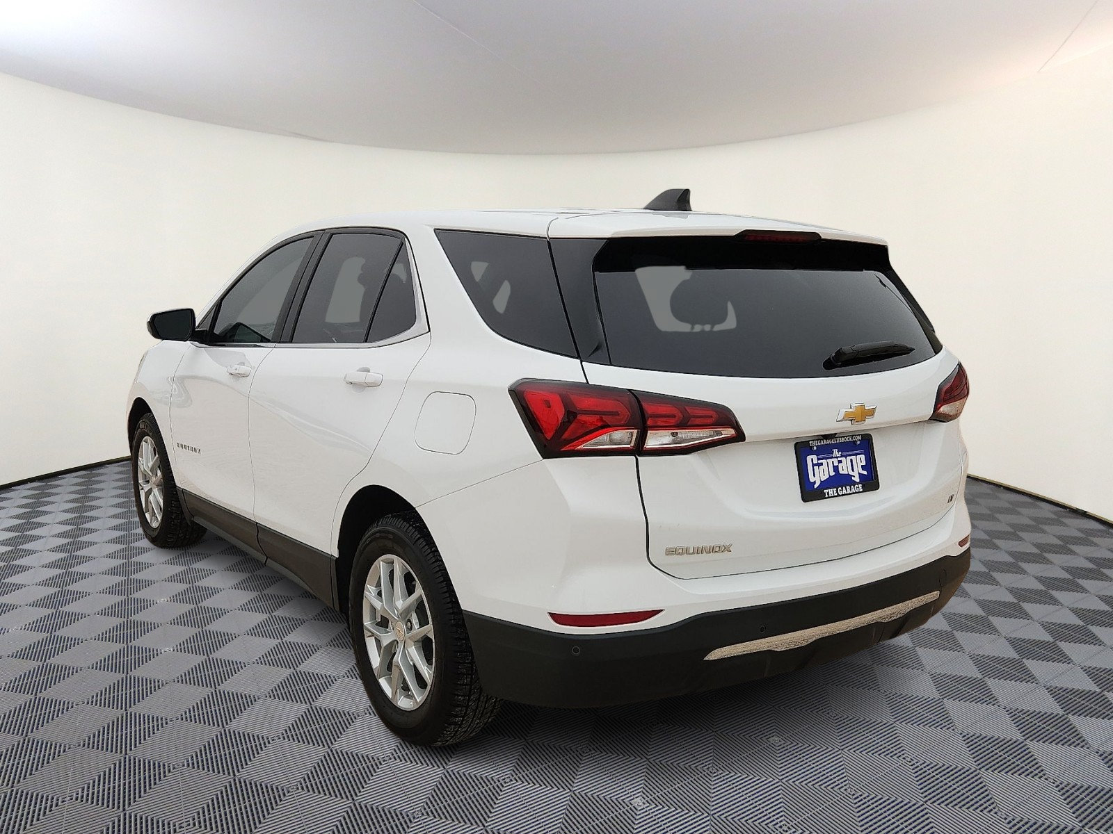 Used 2024 Chevrolet Equinox LT FWD image 3