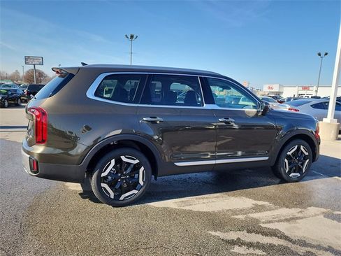 New 2025 Kia Telluride S image 2