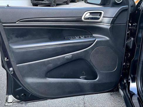 Used 2019 Jeep Grand Cherokee Limited w/ Luxury Group II image 19