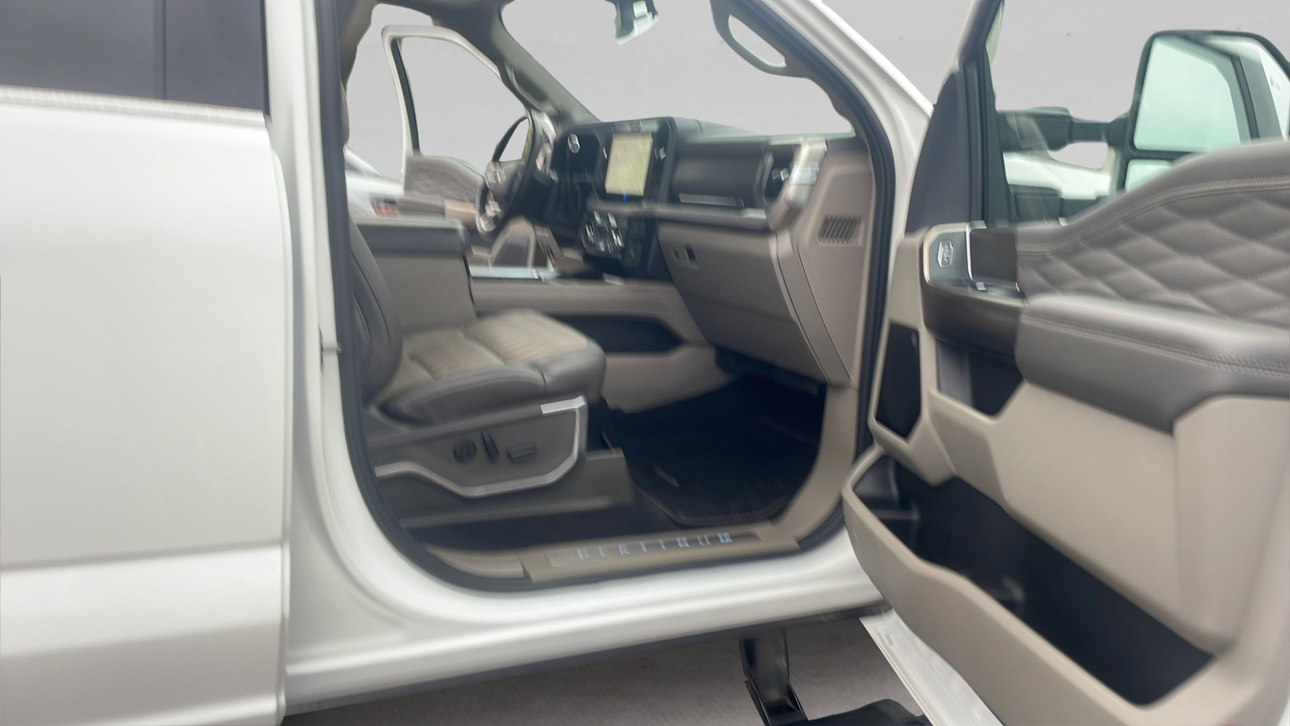 Used 2026 Ford F350 Platinum w/ Platinum Plus Package AWD/4WD image 16