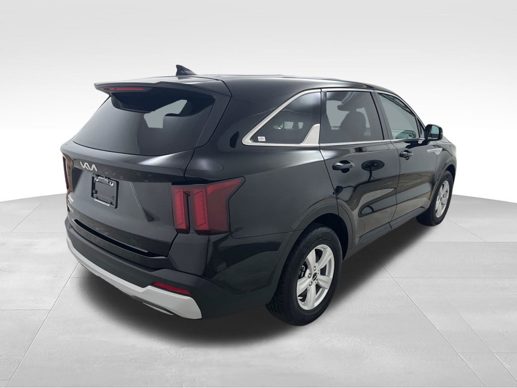 Used 2026 Kia Sorento LX FWD image 5