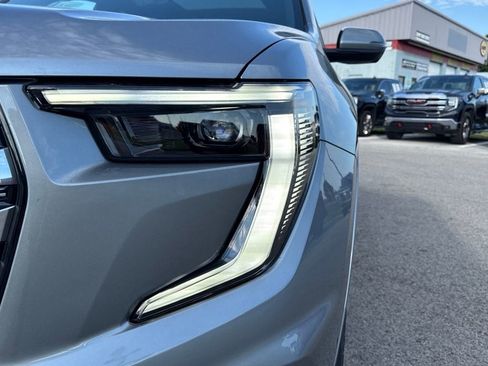 New 2026 GMC Acadia Denali w/ Super Cruise Package image 9