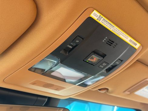 Used 2025 Lexus ES 300h w/ Accessory Package (Z1) FWD image 34