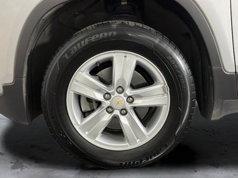 Used 2020 Chevrolet Trax LS w/ Tint and Cruise Package AWD/4WD image 24