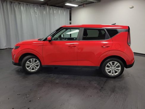 Used 2023 Kia Soul LX image 5