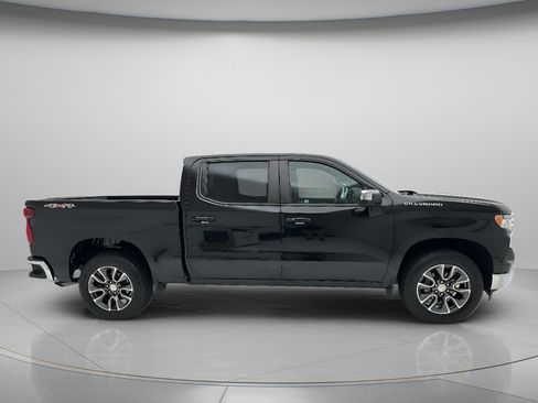 Used 2024 Chevrolet Silverado 1500 LT AWD/4WD image 4