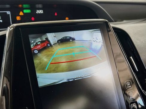 Used 2022 Toyota Prius Prime XLE FWD image 14
