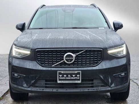 Certified 2024 Volvo XC40 B5 Plus w/ Climate Package image 8