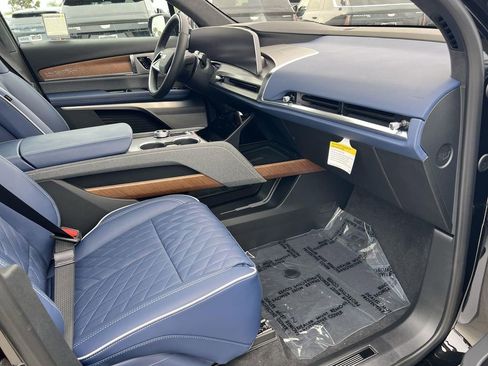 New 2026 Cadillac Vistiq Premium Luxury AWD/4WD image 36