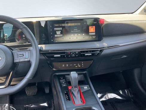 New 2025 Nissan Kicks SR image 7