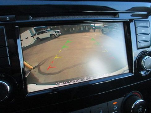 Used 2018 Nissan Rogue S image 17