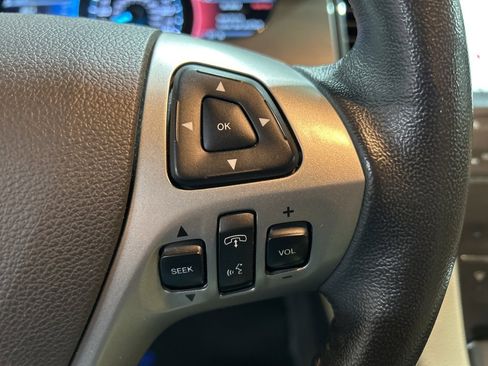 Used 2017 Ford Taurus SEL w/ Equipment Group 201A image 23