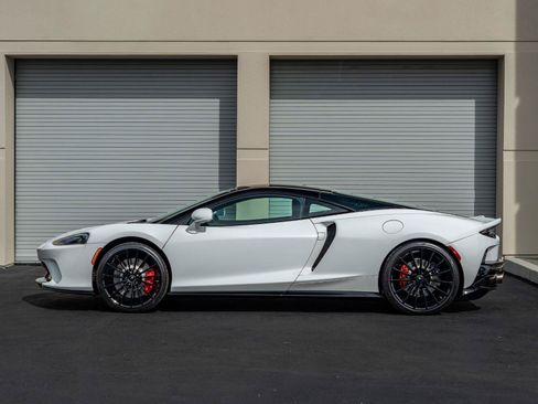 Used 2020 McLaren GT RWD image 6