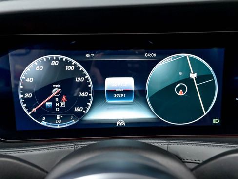 Used 2019 Mercedes-Benz S 560 4MATIC Sedan w/ Premium Package image 10