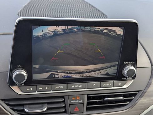 Used 2025 Nissan Altima 2.5 SV FWD image 16