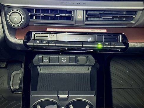 New 2026 Toyota Prius SE image 10