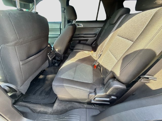 Used 2015 Ford Explorer XLT w/ Equipment Group 201A FWD image 8