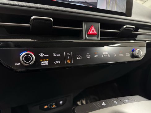New 2025 Kia EV6 Light w/ Light LR Technology Package image 13