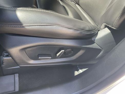 Used 2023 Ford Explorer XLT w/ Equipment Group 202A image 18