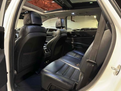 Used 2017 Kia Sorento EX w/ EX Advanced Touring Package image 37