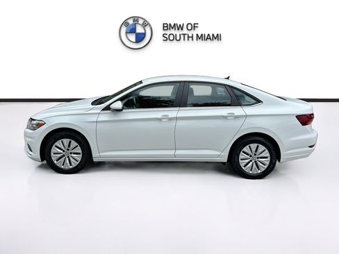 Used 2019 Volkswagen Jetta SE FWD image 4