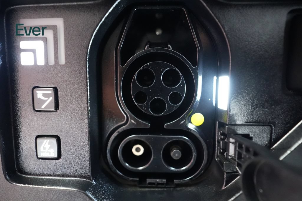 Used 2024 Kia EV9 Land AWD/4WD image 10