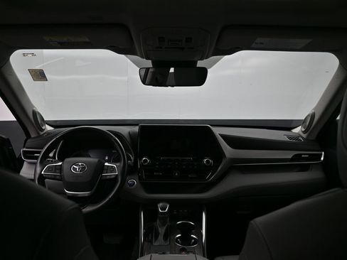 Used 2022 Toyota Highlander Limited image 29