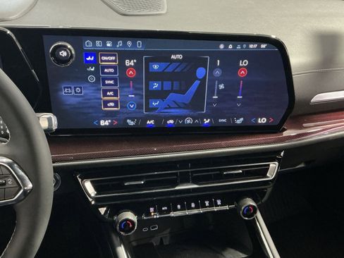 New 2026 Chevrolet Traverse Z71 w/ Enhanced Driving Package image 29