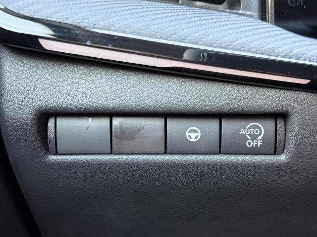 Certified 2025 Nissan Kicks SR FWD image 14