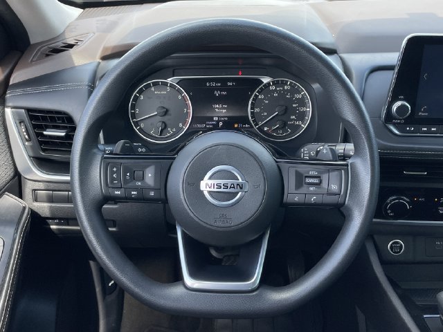 Used 2021 Nissan Rogue S FWD image 11