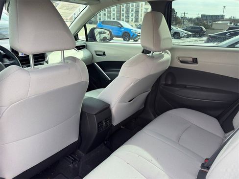 Used 2023 Toyota Corolla Cross L image 27