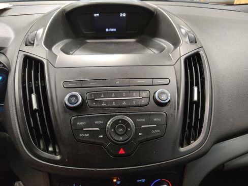 Used 2019 Ford Escape S image 25