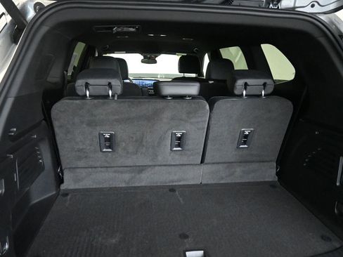 Used 2025 Buick Enclave Preferred w/ Power Package image 21