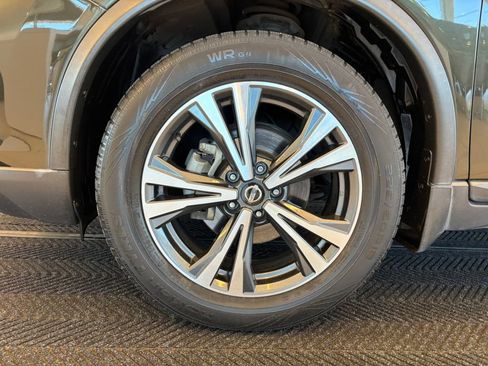 Used 2017 Nissan Rogue SL w/ SL Premium Package AWD/4WD image 12