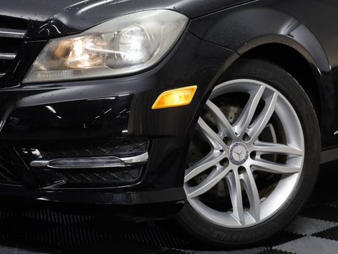 Used 2014 Mercedes-Benz C 250 Sedan image 3