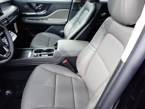 New 2026 Lincoln Corsair Premiere image 15