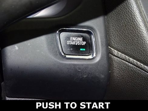 Used 2023 GMC Acadia SLE w/ Driver Convenience Package image 9